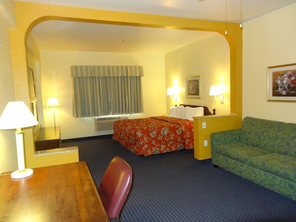 Howard Johnson By Wyndham San Antonio Hotel & Suites ภายนอก รูปภาพ