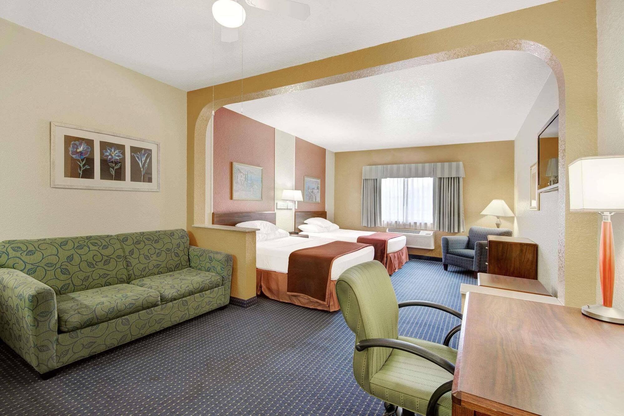 Howard Johnson By Wyndham San Antonio Hotel & Suites ภายนอก รูปภาพ